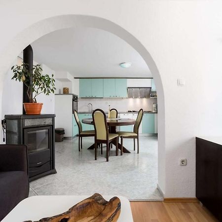 Apartmani Vinko Tribunj-Sovlje Tribalj Esterno foto