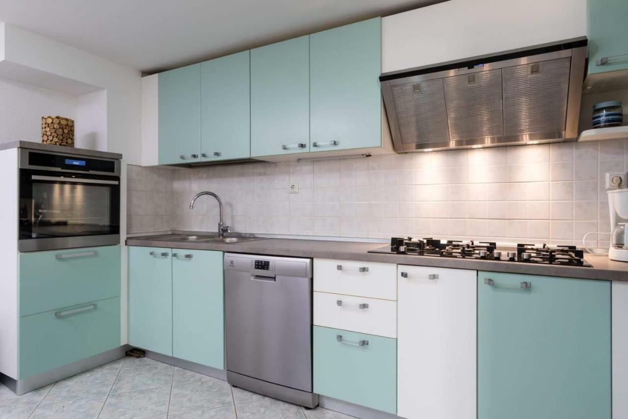 Apartmani Vinko Tribunj-Sovlje Tribalj Esterno foto