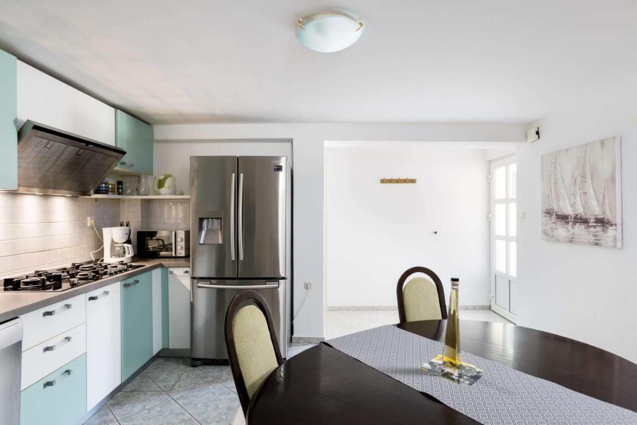Apartmani Vinko Tribunj-Sovlje Tribalj Esterno foto