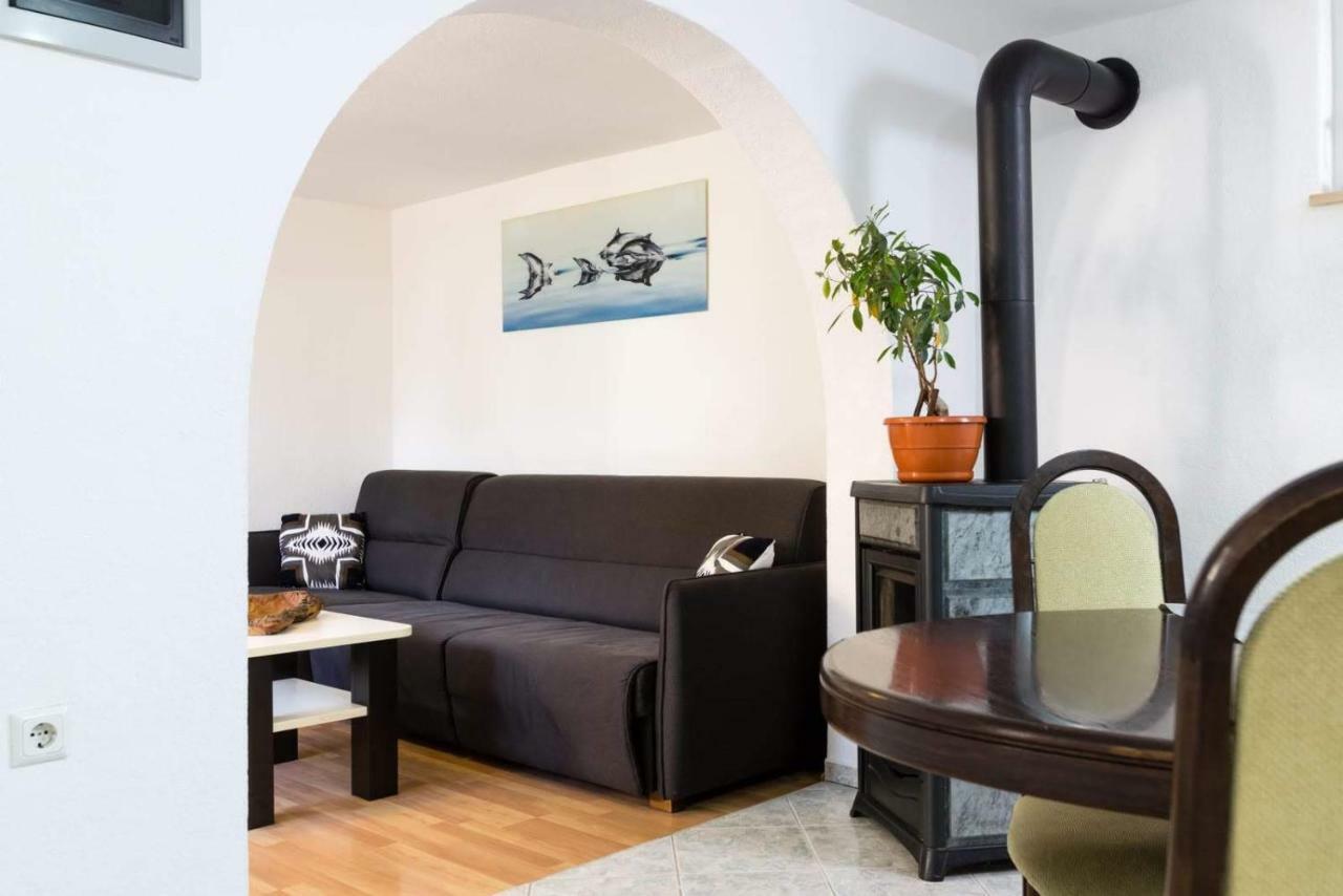 Apartmani Vinko Tribunj-Sovlje Tribalj Esterno foto