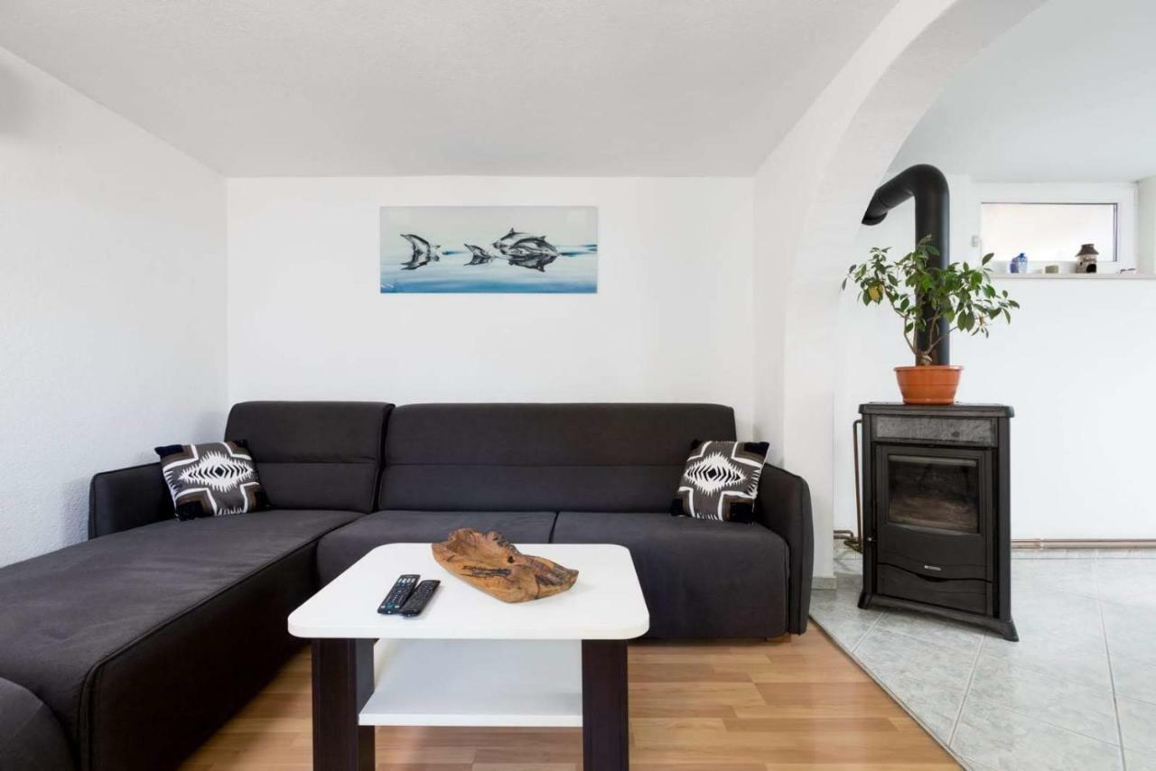 Apartmani Vinko Tribunj-Sovlje Tribalj Esterno foto
