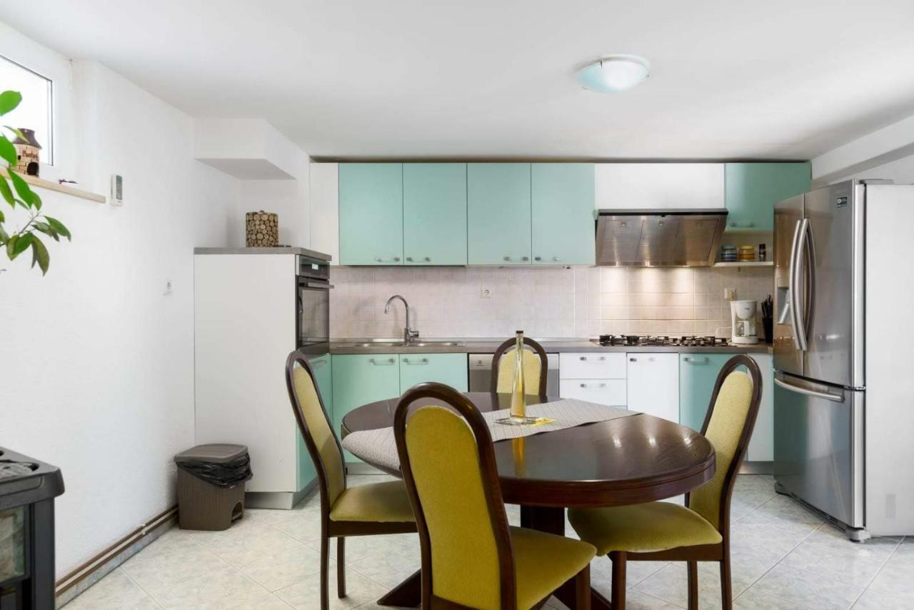 Apartmani Vinko Tribunj-Sovlje Tribalj Esterno foto