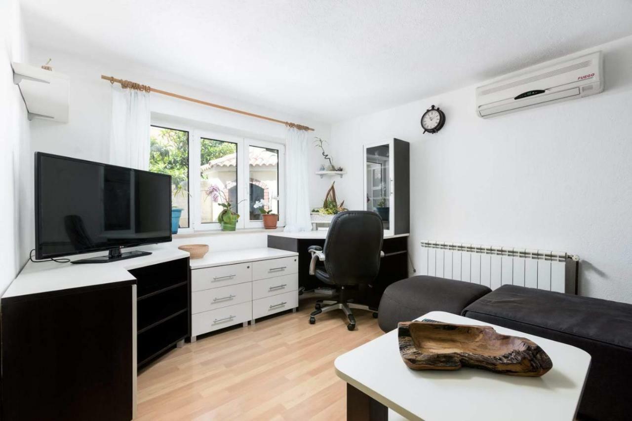 Apartmani Vinko Tribunj-Sovlje Tribalj Esterno foto