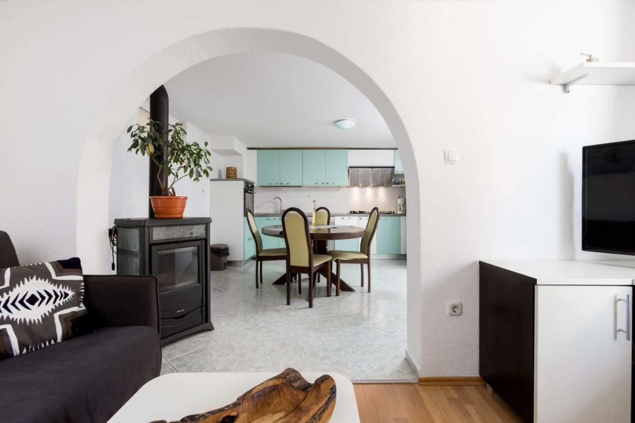 Apartmani Vinko Tribunj-Sovlje Tribalj Esterno foto