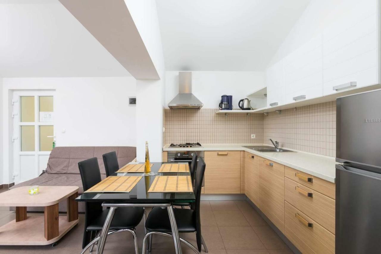 Apartmani Vinko Tribunj-Sovlje Tribalj Esterno foto